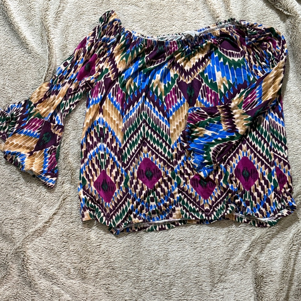 VENUS Colorful Geometric Off-Shoulder Blouse